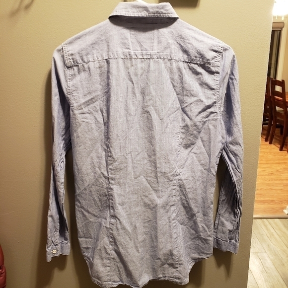 American Eagle Favorite Fit womens button down - Picture 2 of 5